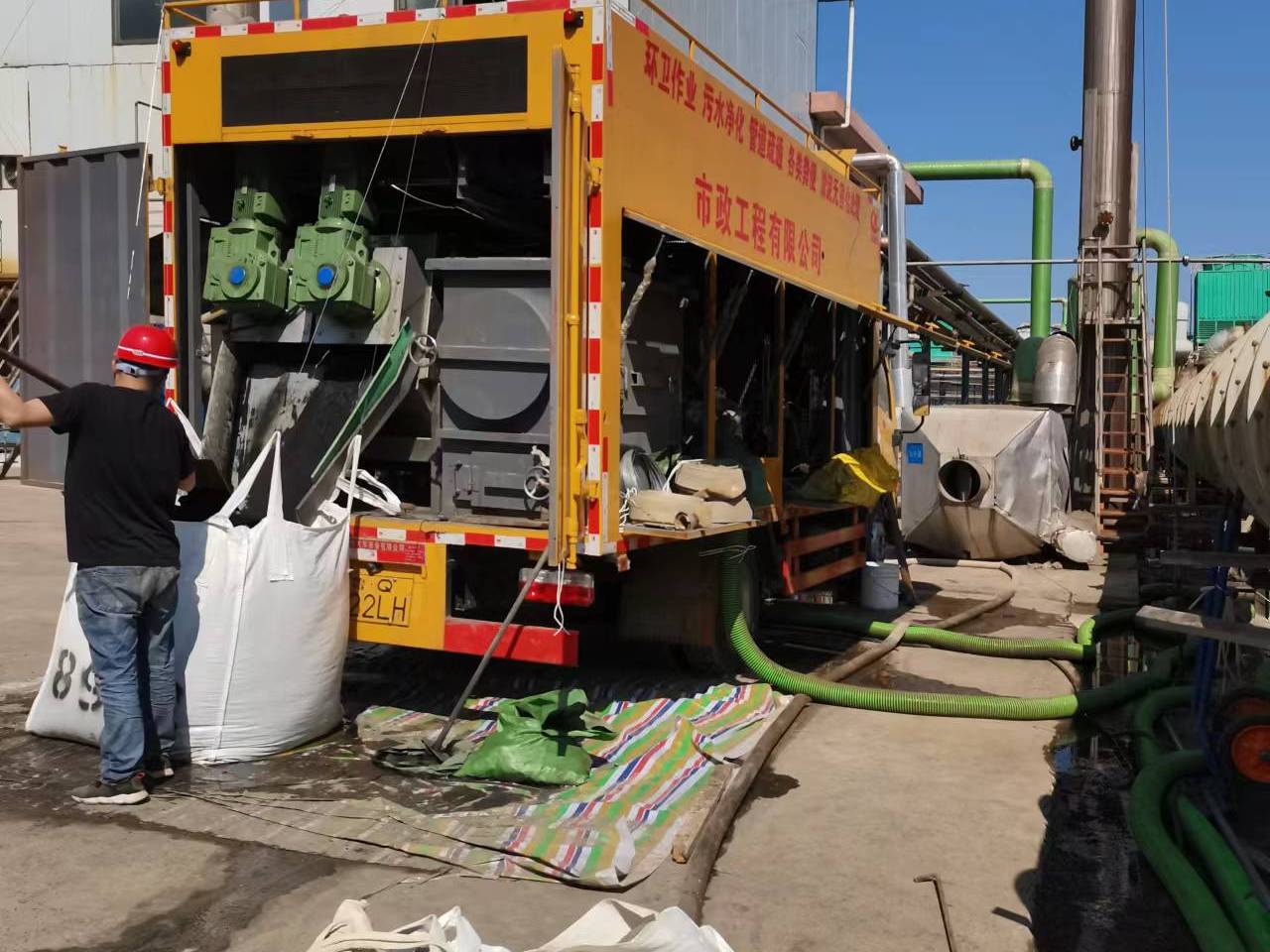 永昌淤泥压干处理